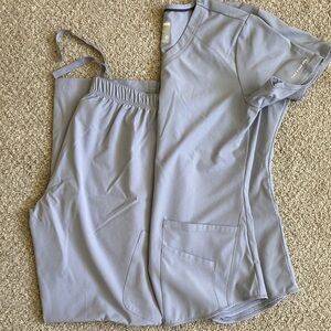 Skechers Gray Scrub Set. Medium Petite.